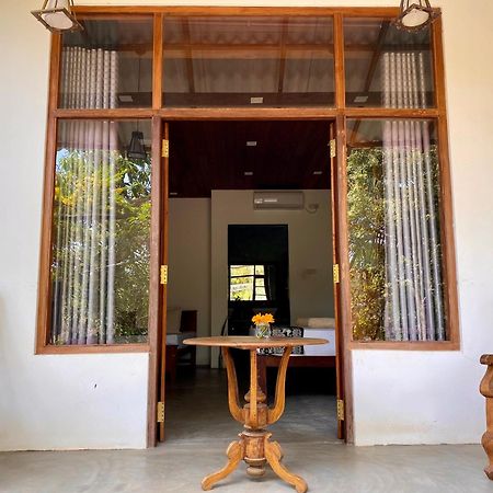 The Dale Mirissa Hotel Exterior photo